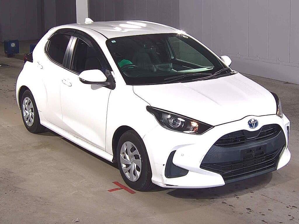 2021 Toyota YARIS HYBRID