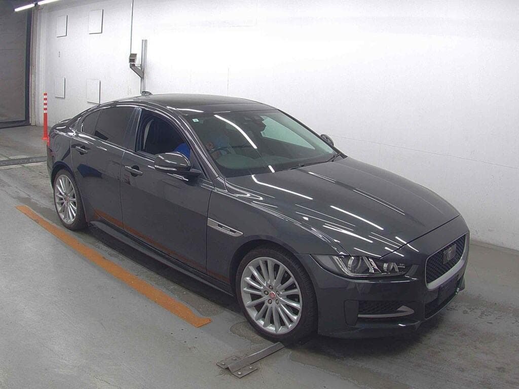 2019 Jaguar XE
